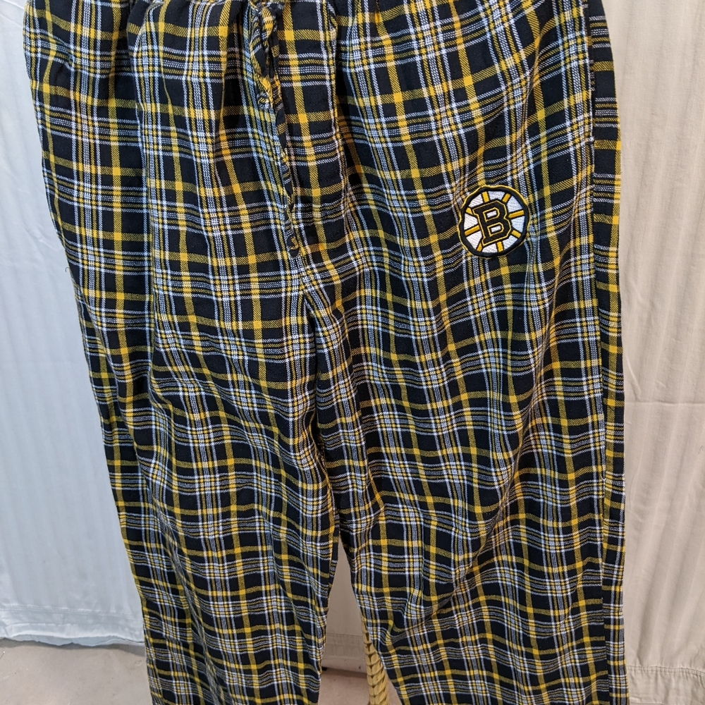 Bruins Size L Flannel PJ's